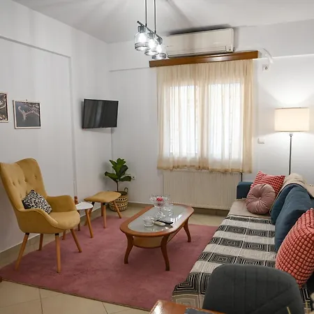 Dimitra House At By Greece Appartement